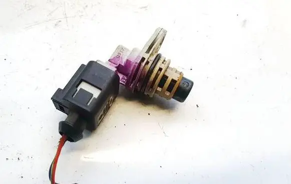 Volkswagen Polo Camshaft position sensor 03d907601
