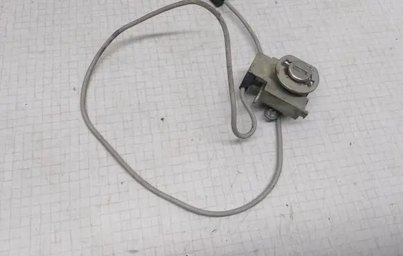 Audi A6 S6 C4 4A Front door lock (next to the handle) 