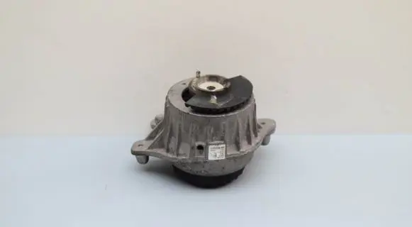 Mercedes-Benz E W213 Engine mount bracket A2132402500