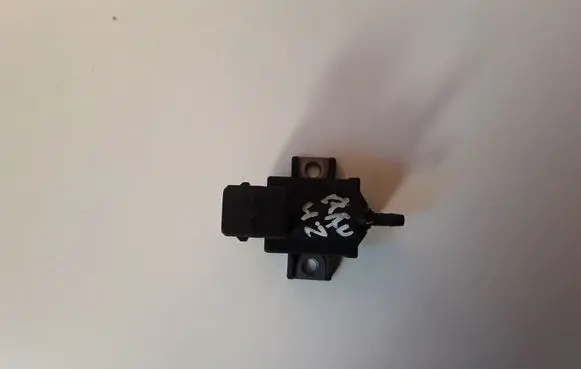 Toyota RAV 4 (XA40) Turbo solenoid valve 258600R011