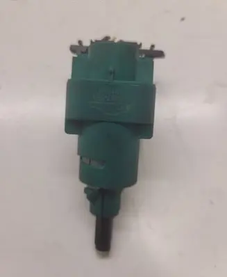 Volkswagen Golf IV Brake pedal sensor switch