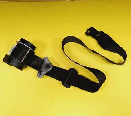 Peugeot 605 Front seatbelt 042453