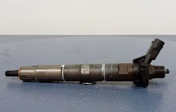 BMW X5 G05 Fuel injector 8580295