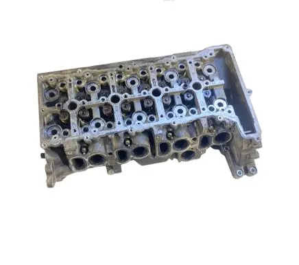 BMW 1 E81 E87 Engine head 7797678