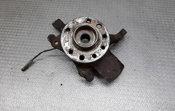 Front wheel hub spindle knuckle