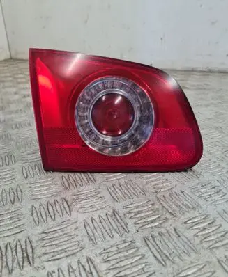 Tailgate rear/tail lights