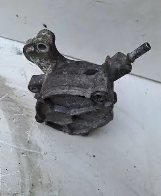Ford C-MAX I Vacuum pump