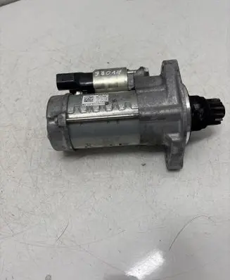 Volkswagen Golf Sportsvan Starter motor 02Z911024