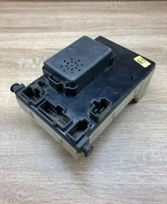 Ford Mondeo MK II Fuse module 93BG14K150AD