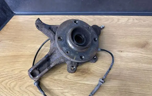 Peugeot Partner Front wheel hub