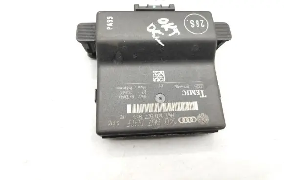 Volkswagen Golf V Gateway control module 1K0907530F 1K0907951