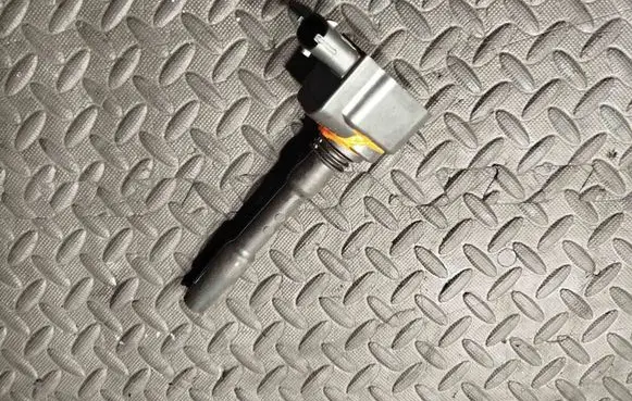 Maserati Ghibli High voltage ignition coil 288233 77430002 01F211139