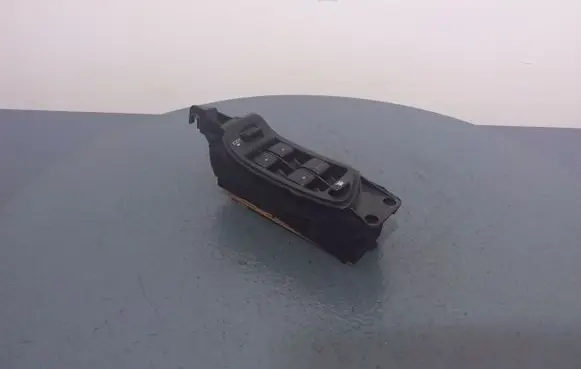 Subaru Legacy Electric window control switch M-021