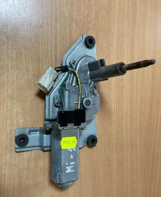 Mitsubishi Pajero Rear window wiper motor MR388052 8492001931