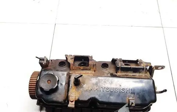 Mitsubishi Lancer Engine head 