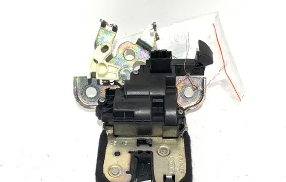 Audi A3 S3 8V Tailgate exterior lock 4H0827505A