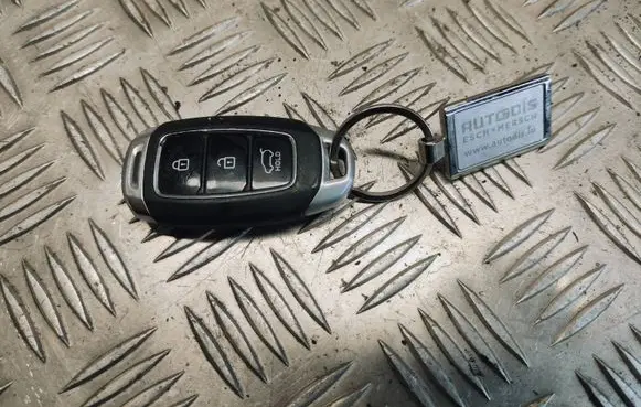 Hyundai Kona I Ignition key/card 