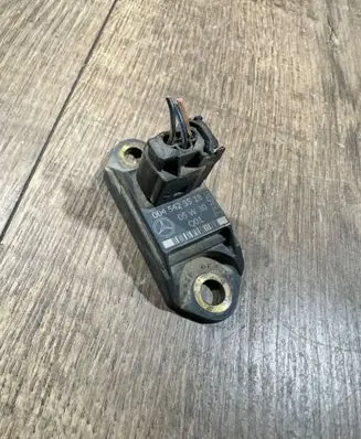 Mercedes-Benz ML W164 Acceleration sensor 0045423518
