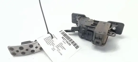 Mitsubishi Pajero Accelerator throttle pedal