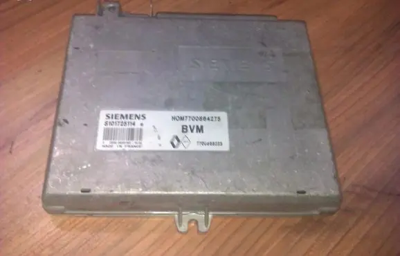 Renault Laguna I Engine control unit/module 7700864275