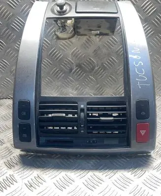 Hyundai Tucson JM Dashboard U02581 Jm8465 845502