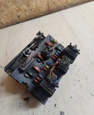 Citroen C4 I Picasso BSM Control unit 9664055680