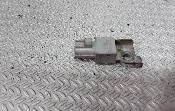 Lexus IS 200-300 Sensor 9098004132