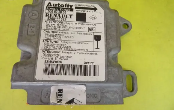 Renault Scenic I Airbag control unit/module 8200111672 550803800
