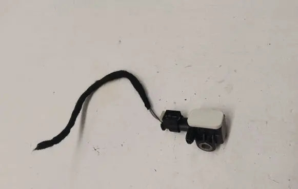 Mercedes-Benz GLE (W166 - C292) Airbag deployment crash/impact sensor A1668210151