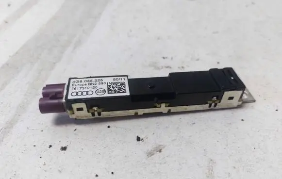 Audi A7 S7 4G Aerial antenna amplifier 4G8035225