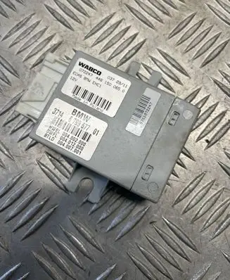 BMW 5 F10 F11 Air suspension control unit module (rear) 6799677
