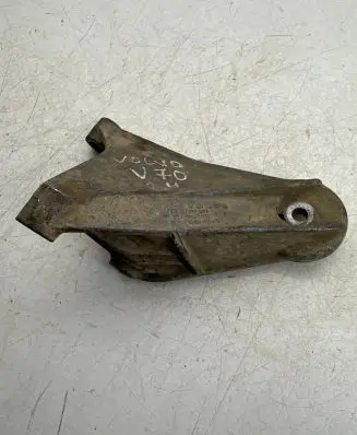 Engine mounting bracket