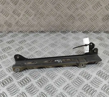 Fender mounting bracket