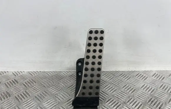 Mercedes-Benz GLC X253 C253 Accelerator throttle pedal A2533000104 ZGS00304 041017
