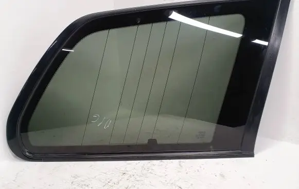 Volvo XC90 Rear side window 30779373 30779375