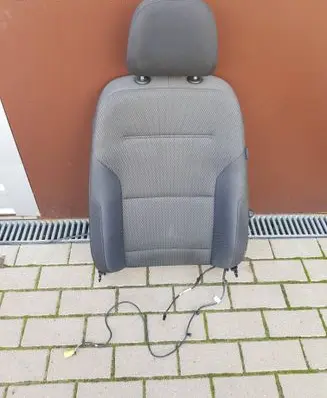 Volkswagen Golf VII Front driver seat 
