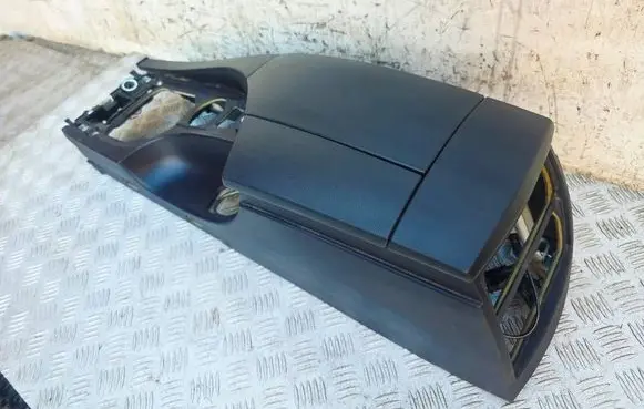BMW 5 E60 E61 Armrest 7034086 51167034086 7034087