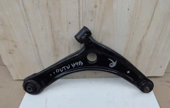 Mitsubishi Outlander Front lower control arm/wishbone 65566556