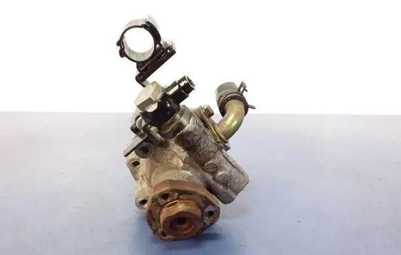 Volkswagen Golf IV Power steering pump 1J0422454B
