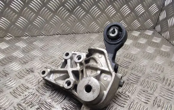 Peugeot 407 Engine mounting bracket 96451611