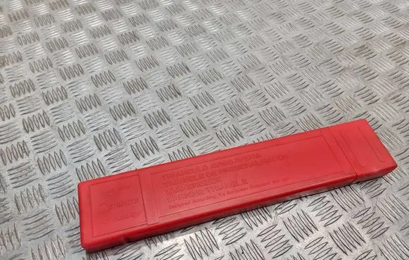 Ford Focus Emergency warning sign 27r032731