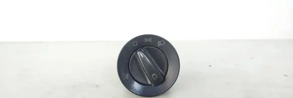 Volkswagen Golf IV Light switch 1C0941531