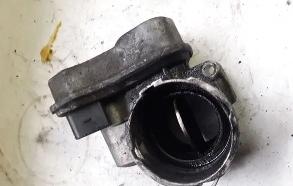 Volkswagen PASSAT B6 Engine shut-off valve 