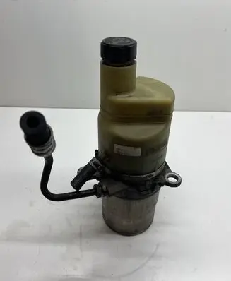 Volvo V50 Power steering pump 30741955