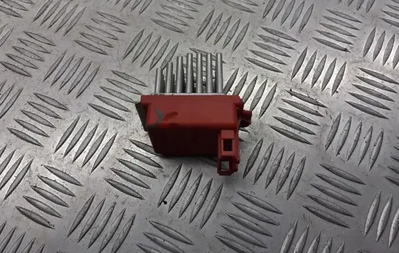 Audi A3 S3 8L Heater blower fan relay 1J0907521