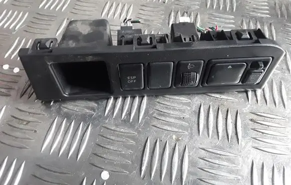 Nissan Note (E11) Wing mirror switch 684859U000