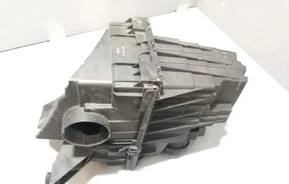 Volkswagen Multivan T5 Air filter box 7HO129601P