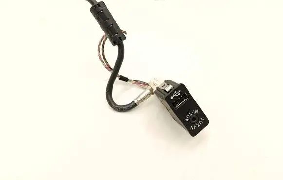 BMW 5 F10 F11 USB socket connector 9237654