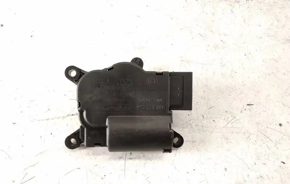 Audi Q7 4L Air flap motor/actuator 52411483R04 3093694 951206D05