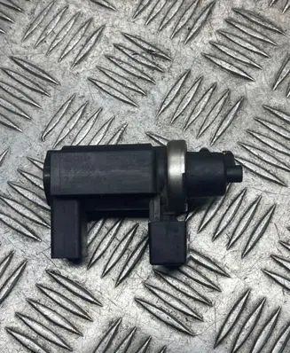 Volkswagen PASSAT B5 Turbo solenoid valve 8E0806628 02T338 72000333